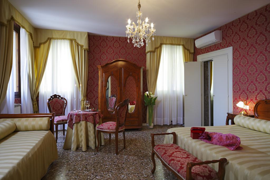 B&B Al Palazzetto Venice Exterior photo